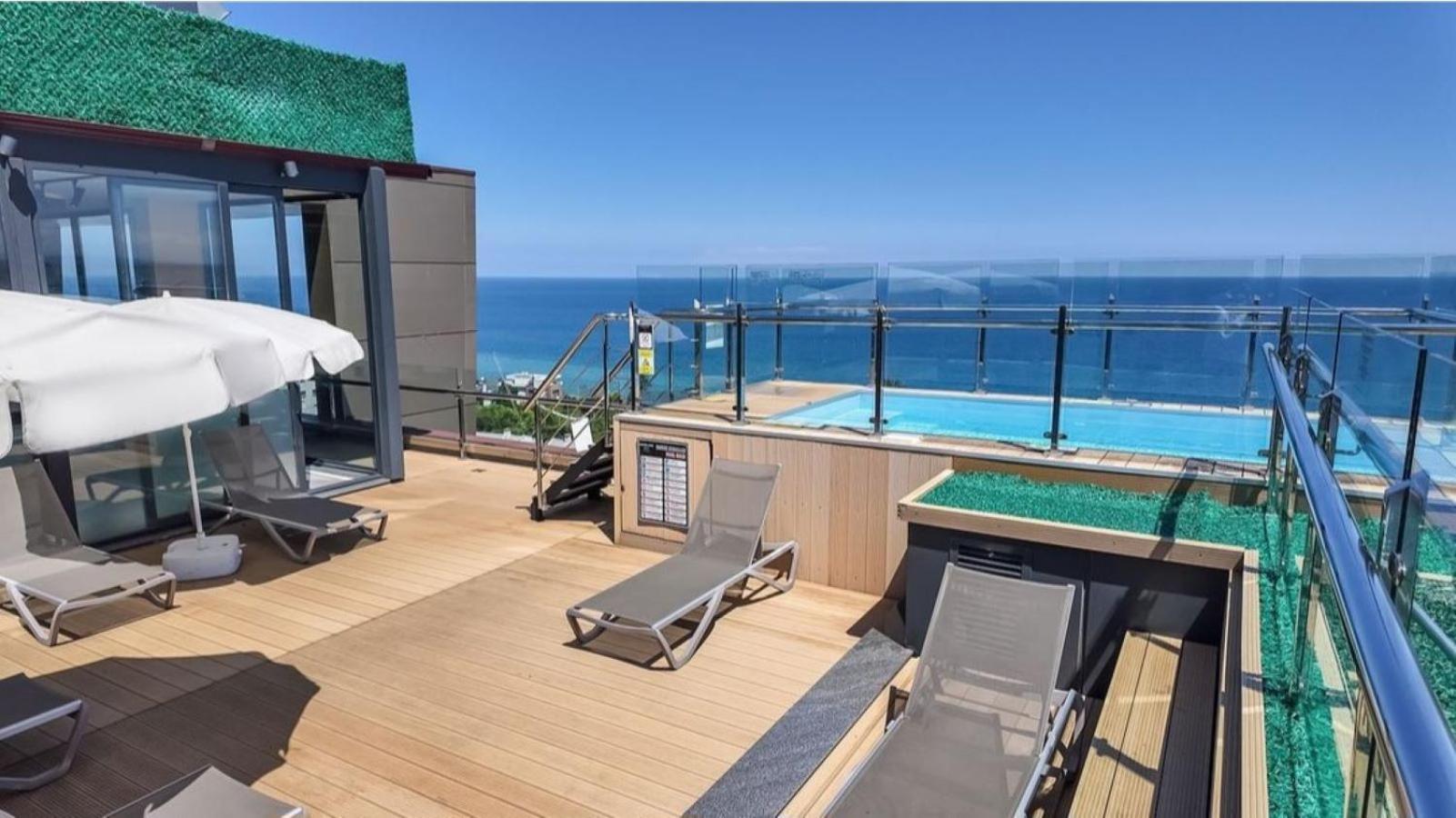 Mercure Trabzon Hotel Luaran gambar Rooftop pool